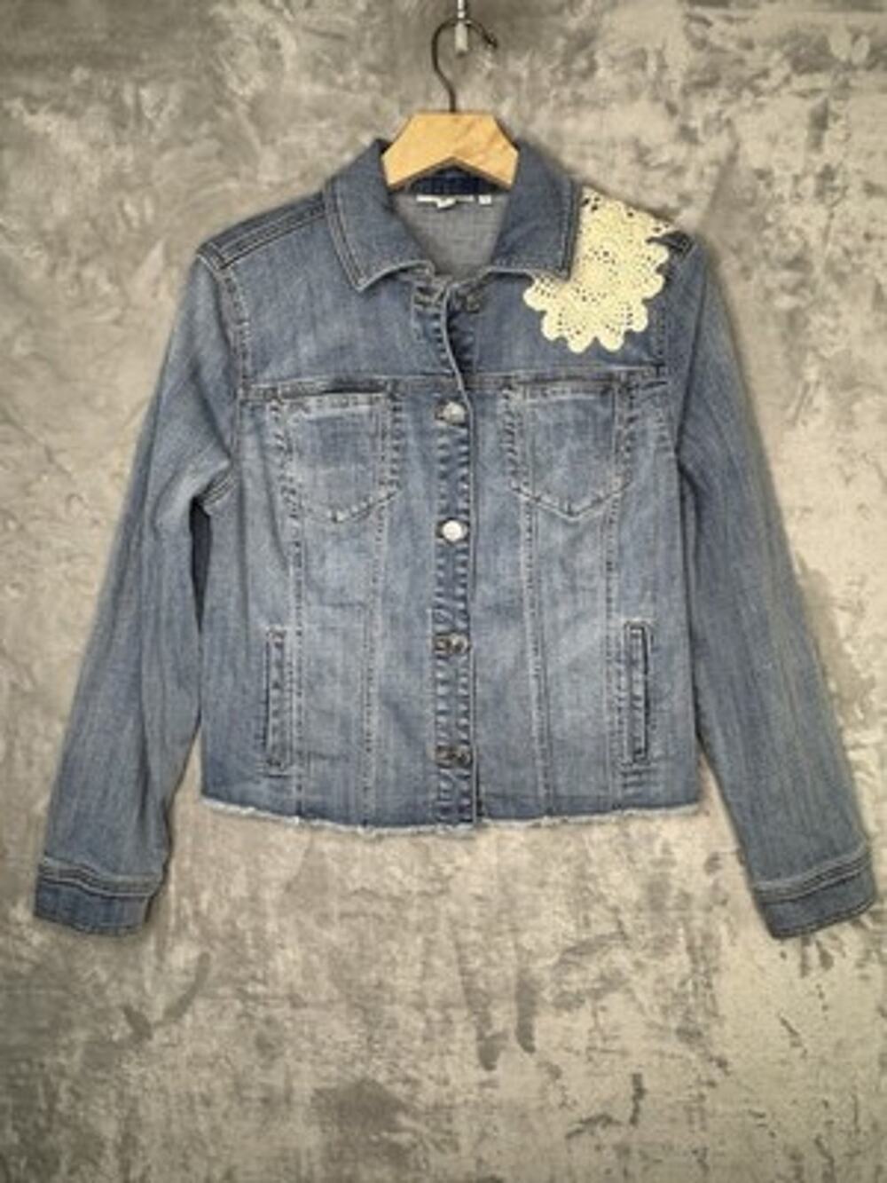 Chico's Jacket Womens Medium Blue Denim Crochet Lace Shoulder Raw Hem Boho
